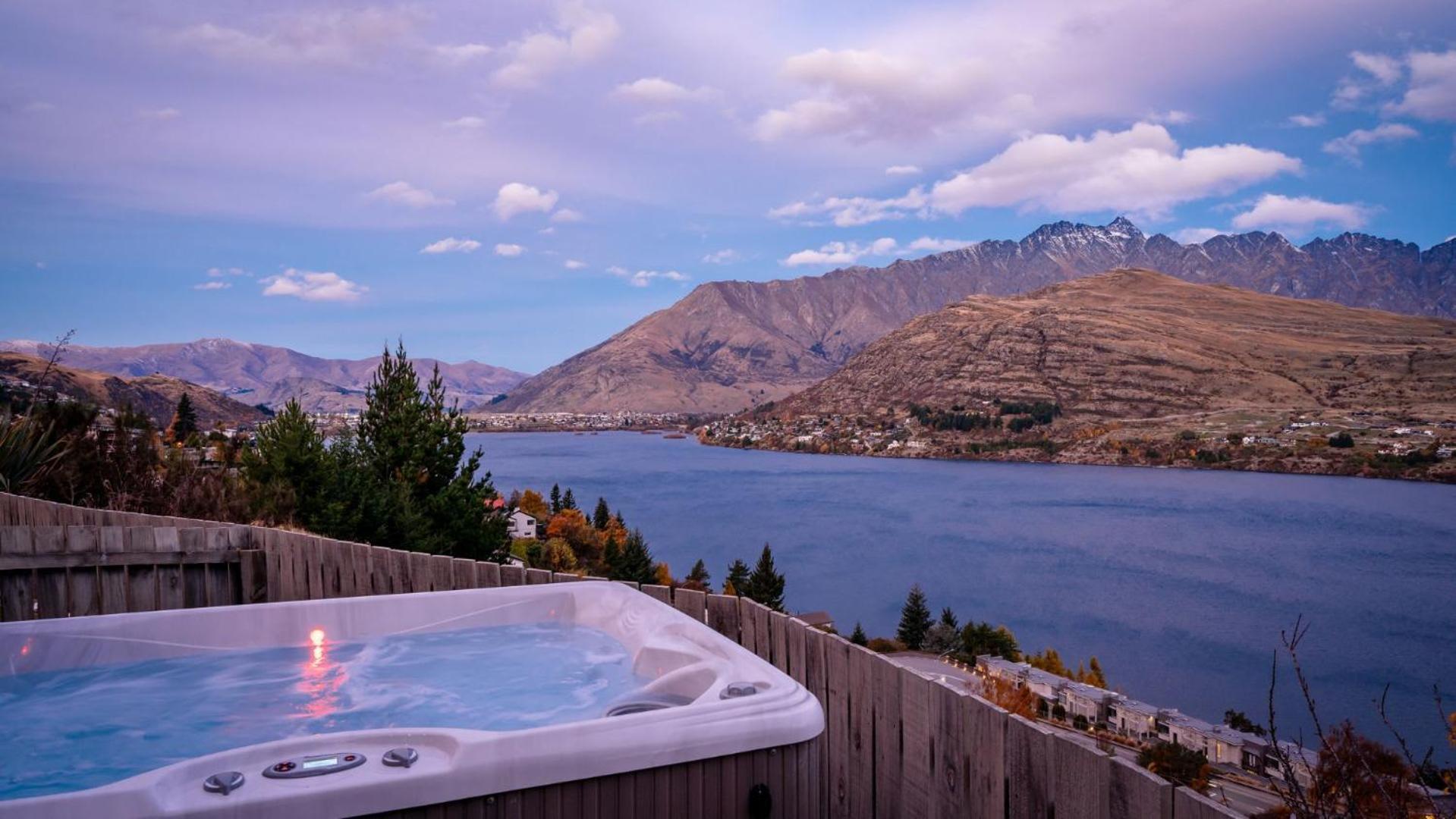 Tahuna Vista-Fire Place-Hot Tub -Free Parking -Bbq Queenstown Kültér fotó