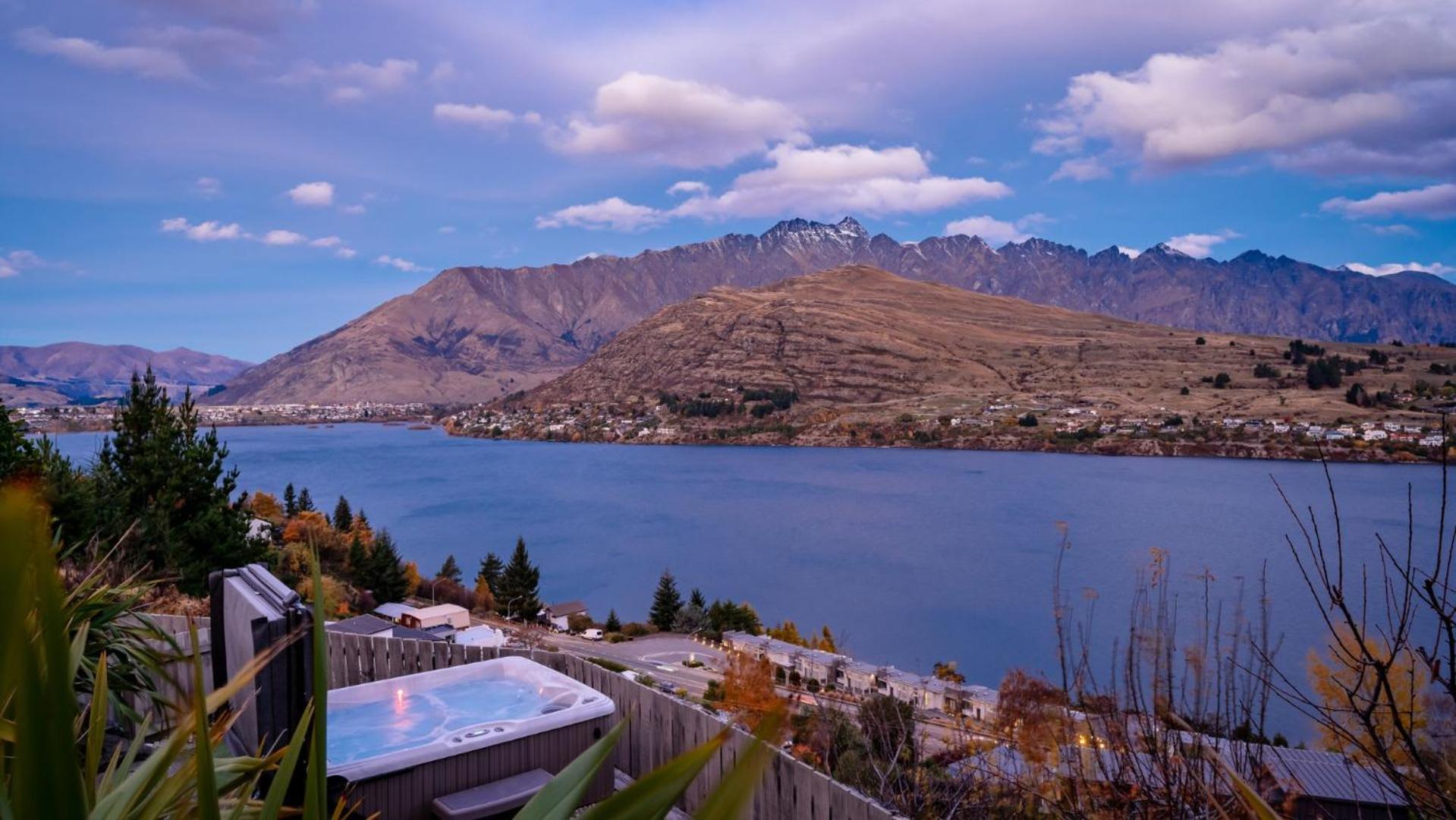 Tahuna Vista-Fire Place-Hot Tub -Free Parking -Bbq Queenstown Kültér fotó